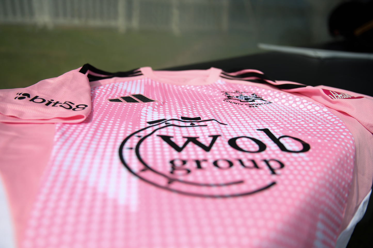 Ed Middleton's limited edition Pink 4 Syd shirt